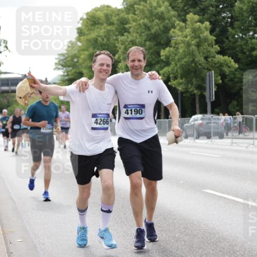 29.06.2025 - hella hamburg halbmarathon Jannik Wohlers http://msf.ph/oto/8179515 29.06.2025 10:22:40 Lombardsbrücke 1853, 3029, 3034, 4190, 4266, 4793, 5629, 6578, 6784, 6785, 6849, 7266, 7891, 8687, 8688, 9133, 9877, 9913, 10205, 12025, 12190, 12265, 13560, 14041, 15469, 16416, 16558, 16565, 16566, 16863, 17099, 17657 meine-sportfotos.de