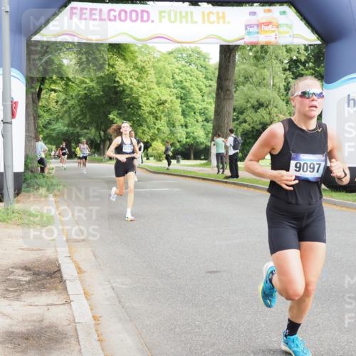 29.06.2025 - hella hamburg halbmarathon MichiJ http://msf.ph/oto/8179520 29.06.2025 10:17:05 Zwischen KM18-KM19 9079, 9097, 12341, 15136 meine-sportfotos.de