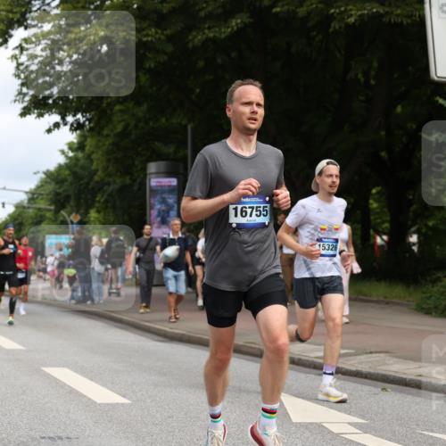 29.06.2025 - hella hamburg halbmarathon Yannick Fuchs http://msf.ph/oto/8179522 29.06.2025 10:28:30 20KM 1053, 1396, 1743, 1959, 2243, 2836, 4246, 5193, 8312, 8956, 9345, 10865, 11227, 12595, 13066, 13493, 13494, 13618, 14289, 14310, 14784, 15268, 15326, 15887, 16724, 16755, 16931, 17191, 17489, 17802, 18099, 18731, 18854 meine-sportfotos.de