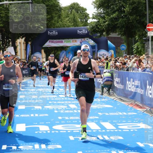 29.06.2025 - hella hamburg halbmarathon Zöllner http://msf.ph/oto/8179529 29.06.2025 10:39:29 Ziel 1343, 2546, 2972, 6152, 8346, 12335, 12372, 14359, 15013, 15866 meine-sportfotos.de