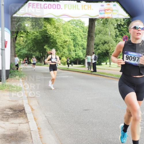 29.06.2025 - hella hamburg halbmarathon MichiJ http://msf.ph/oto/8179533 29.06.2025 10:17:05 Zwischen KM18-KM19 9079, 9097, 12341, 15136 meine-sportfotos.de