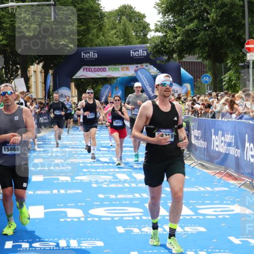 29.06.2025 - hella hamburg halbmarathon Zöllner http://msf.ph/oto/8179541 29.06.2025 10:39:29 Ziel 1343, 2546, 2972, 6152, 8346, 12335, 12372, 14359, 15013, 15866 meine-sportfotos.de