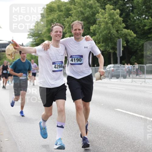29.06.2025 - hella hamburg halbmarathon Jannik Wohlers http://msf.ph/oto/8179547 29.06.2025 10:22:40 Lombardsbrücke 1853, 3029, 3034, 4190, 4266, 4793, 5629, 6578, 6784, 6785, 6849, 7266, 7891, 8687, 8688, 9133, 9877, 9913, 10205, 12025, 12190, 12265, 13560, 14041, 15469, 16416, 16558, 16565, 16566, 16863, 17099, 17657 meine-sportfotos.de