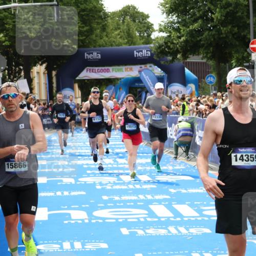 29.06.2025 - hella hamburg halbmarathon Zöllner http://msf.ph/oto/8179568 29.06.2025 10:39:30 Ziel 1343, 2546, 2972, 6152, 8346, 12335, 12372, 14359, 15013, 15866, 15965 meine-sportfotos.de