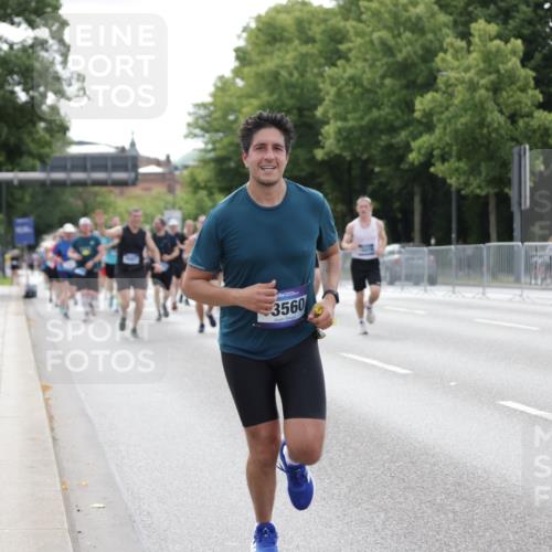 29.06.2025 - hella hamburg halbmarathon Jannik Wohlers http://msf.ph/oto/8179616 29.06.2025 10:22:43 Lombardsbrücke 1853, 2925, 3029, 3034, 4190, 4266, 4793, 6578, 6784, 6785, 6849, 7266, 7891, 8687, 8688, 8716, 8918, 8920, 9133, 9301, 9877, 9913, 10205, 12025, 12073, 12265, 13560, 14041, 14338, 15469, 16416, 16558, 16565, 16566, 16863, 17099, 17207, 17299, 17657 meine-sportfotos.de