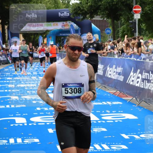 29.06.2025 - hella hamburg halbmarathon Zöllner http://msf.ph/oto/8179640 29.06.2025 10:30:05 Ziel 2689, 3189, 5308, 8190, 9634, 10270, 12308, 15507, 15672, 17768 meine-sportfotos.de