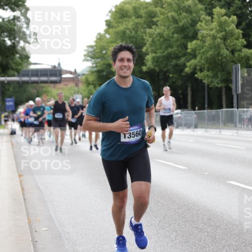29.06.2025 - hella hamburg halbmarathon Jannik Wohlers http://msf.ph/oto/8179656 29.06.2025 10:22:43 Lombardsbrücke 1853, 2925, 3029, 3034, 4190, 4266, 4793, 6578, 6784, 6785, 6849, 7266, 7891, 8687, 8688, 8716, 8918, 8920, 9133, 9301, 9877, 9913, 10205, 12025, 12073, 12265, 13560, 14041, 14338, 15469, 16416, 16558, 16565, 16566, 16863, 17099, 17207, 17299, 17657 meine-sportfotos.de