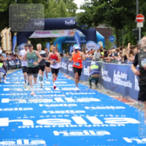 29.06.2025 - hella hamburg halbmarathon Zöllner http://msf.ph/oto/8179673 29.06.2025 10:30:07 Ziel 2689, 3189, 8190, 9634, 10270, 12308, 15507, 15672, 17768 meine-sportfotos.de