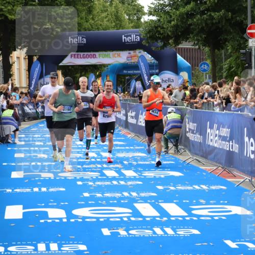 29.06.2025 - hella hamburg halbmarathon Zöllner http://msf.ph/oto/8179677 29.06.2025 10:30:08 Ziel 2689, 3189, 8190, 9634, 10270, 12308, 15507, 15672, 17768 meine-sportfotos.de