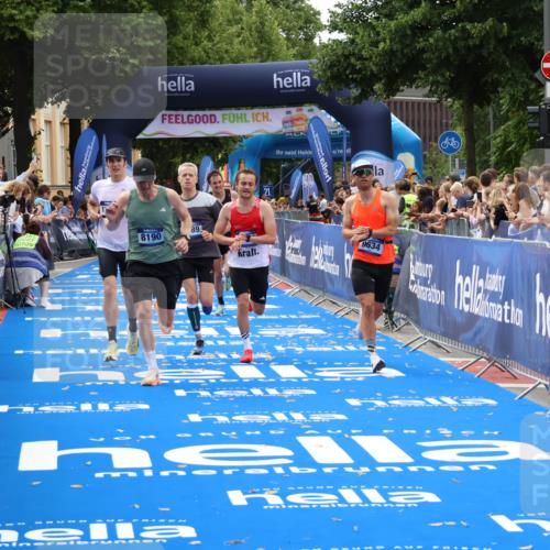 29.06.2025 - hella hamburg halbmarathon Zöllner http://msf.ph/oto/8179687 29.06.2025 10:30:08 Ziel 2689, 3189, 8190, 9634, 10270, 12308, 15507, 15672, 17768 meine-sportfotos.de