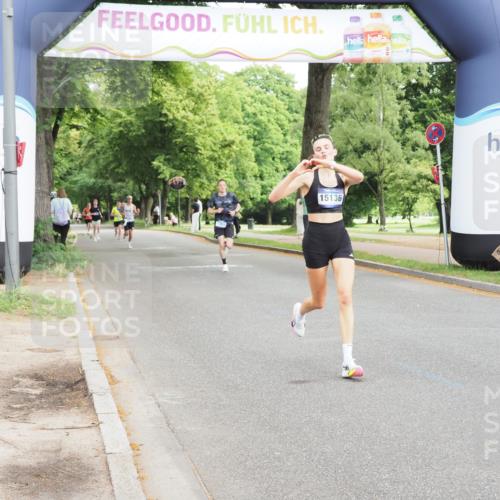 29.06.2025 - hella hamburg halbmarathon MichiJ http://msf.ph/oto/8179704 29.06.2025 10:17:06 Zwischen KM18-KM19 9079, 9097, 12341, 15136 meine-sportfotos.de