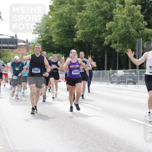 29.06.2025 - hella hamburg halbmarathon Jannik Wohlers http://msf.ph/oto/8179717 29.06.2025 10:22:46 Lombardsbrücke 2925, 3029, 3034, 4190, 4266, 4793, 6502, 6578, 6784, 6785, 6849, 7891, 8687, 8688, 8716, 8918, 8920, 9133, 9301, 9877, 9913, 10739, 11798, 12025, 12073, 12265, 13560, 14041, 14338, 14821, 16416, 16558, 16565, 16566, 16863, 17013, 17099, 17207, 17299, 17657, 17719 meine-sportfotos.de