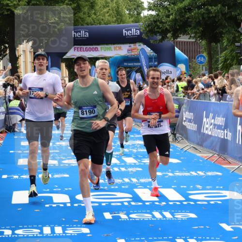 29.06.2025 - hella hamburg halbmarathon Zöllner http://msf.ph/oto/8179726 29.06.2025 10:30:09 Ziel 1758, 2689, 3189, 8190, 9634, 10270, 12308, 15507, 17768 meine-sportfotos.de