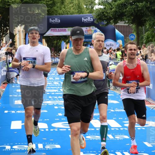 29.06.2025 - hella hamburg halbmarathon Zöllner http://msf.ph/oto/8179742 29.06.2025 10:30:10 Ziel 1758, 2689, 3189, 8190, 8323, 9634, 10270, 12308, 15507, 17768 meine-sportfotos.de