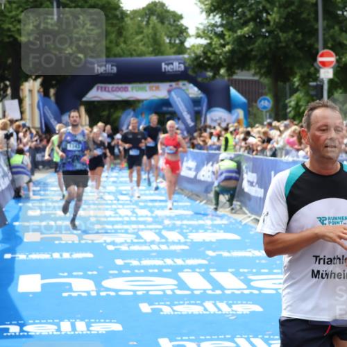 29.06.2025 - hella hamburg halbmarathon Zöllner http://msf.ph/oto/8179753 29.06.2025 10:39:35 Ziel 1343, 2546, 7152, 7154, 9116, 9265, 15336, 15828, 15965, 17215, 17360, 18154, 18285, 18803 meine-sportfotos.de