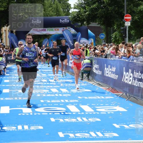 29.06.2025 - hella hamburg halbmarathon Zöllner http://msf.ph/oto/8179798 29.06.2025 10:39:36 Ziel 1343, 7152, 7154, 9116, 9265, 11806, 14077, 15336, 15828, 15965, 17215, 17360, 18154, 18285, 18803 meine-sportfotos.de