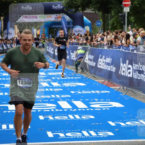 29.06.2025 - hella hamburg halbmarathon Zöllner http://msf.ph/oto/8179806 29.06.2025 10:30:14 Ziel 1758, 8323, 12308, 15507 meine-sportfotos.de