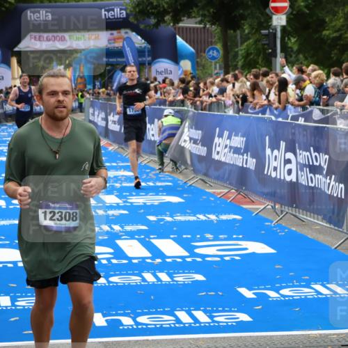 29.06.2025 - hella hamburg halbmarathon Zöllner http://msf.ph/oto/8179810 29.06.2025 10:30:14 Ziel 1758, 8323, 12308, 15507 meine-sportfotos.de