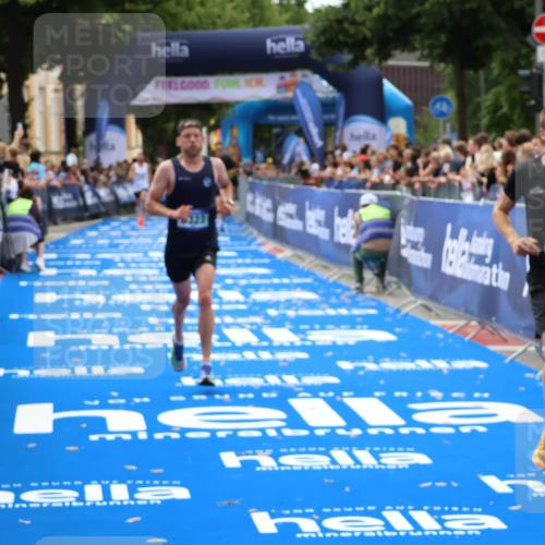 29.06.2025 - hella hamburg halbmarathon Zöllner http://msf.ph/oto/8179850 29.06.2025 10:30:17 Ziel 1758, 8323, 10173, 12691 meine-sportfotos.de