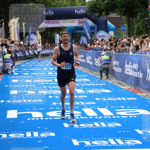 29.06.2025 - hella hamburg halbmarathon Zöllner http://msf.ph/oto/8179867 29.06.2025 10:30:17 Ziel 1758, 8323, 10173, 12691 meine-sportfotos.de
