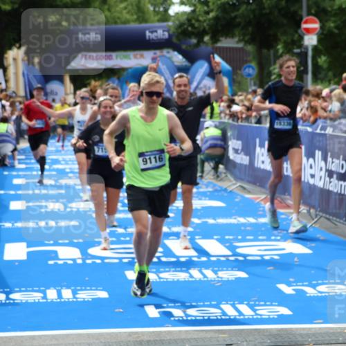 29.06.2025 - hella hamburg halbmarathon Zöllner http://msf.ph/oto/8179877 29.06.2025 10:39:39 Ziel 1358, 4888, 7152, 7154, 9116, 9265, 11284, 11806, 14077, 15094, 15336, 15828, 15965, 17215, 17360, 17425, 18154, 18285, 18803 meine-sportfotos.de