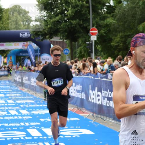 29.06.2025 - hella hamburg halbmarathon Zöllner http://msf.ph/oto/8179895 29.06.2025 10:30:25 Ziel 10173, 12691 meine-sportfotos.de