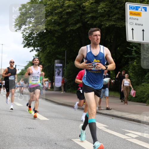 29.06.2025 - hella hamburg halbmarathon Yannick Fuchs http://msf.ph/oto/8179896 29.06.2025 10:28:35 20KM 1053, 1396, 1743, 2243, 2836, 4246, 5193, 8312, 9345, 10865, 11227, 12595, 13066, 13493, 13494, 13618, 14289, 14310, 14784, 15268, 15326, 15887, 16243, 16724, 16755, 17191, 17489, 18099, 18906 meine-sportfotos.de