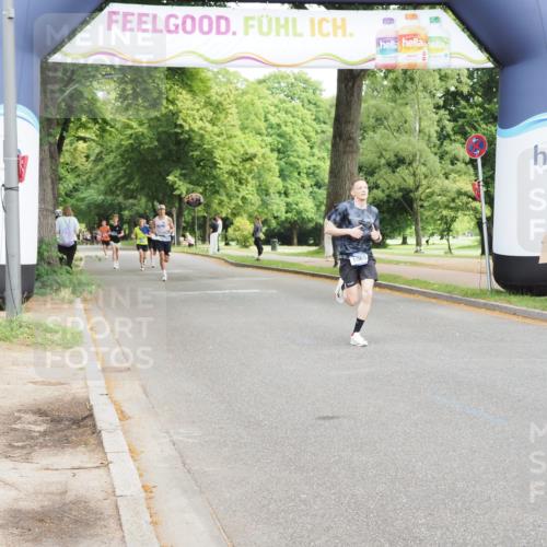 29.06.2025 - hella hamburg halbmarathon MichiJ http://msf.ph/oto/8179900 29.06.2025 10:17:08 Zwischen KM18-KM19 1065, 9079, 9097, 12341, 15136 meine-sportfotos.de