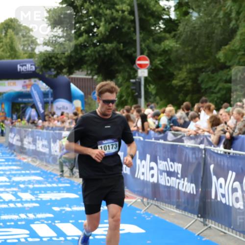 29.06.2025 - hella hamburg halbmarathon Zöllner http://msf.ph/oto/8179901 29.06.2025 10:30:25 Ziel 10173, 12691 meine-sportfotos.de
