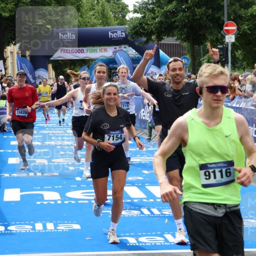 29.06.2025 - hella hamburg halbmarathon Zöllner http://msf.ph/oto/8179909 29.06.2025 10:39:40 Ziel 1358, 4398, 4888, 7152, 7154, 9116, 9265, 11284, 11806, 14077, 15094, 15336, 15828, 16761, 17215, 17360, 17425, 18154, 18285, 18803 meine-sportfotos.de