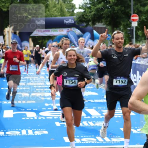 29.06.2025 - hella hamburg halbmarathon Zöllner http://msf.ph/oto/8179918 29.06.2025 10:39:40 Ziel 1358, 4398, 4888, 7152, 7154, 9116, 9265, 11284, 11806, 14077, 15094, 15336, 15828, 16761, 17215, 17360, 17425, 18154, 18285, 18803 meine-sportfotos.de