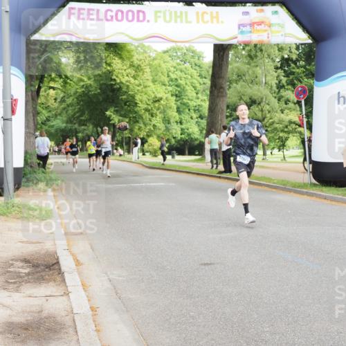 29.06.2025 - hella hamburg halbmarathon MichiJ http://msf.ph/oto/8179956 29.06.2025 10:17:08 Zwischen KM18-KM19 1065, 9079, 9097, 12341, 15136 meine-sportfotos.de