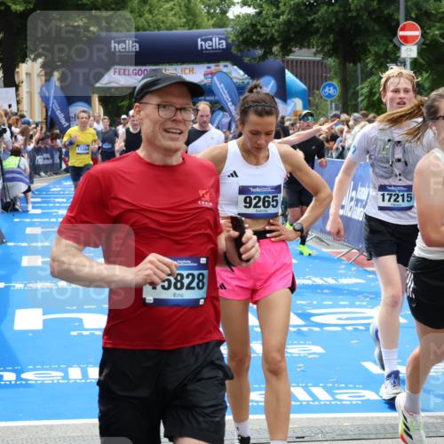29.06.2025 - hella hamburg halbmarathon Zöllner http://msf.ph/oto/8179979 29.06.2025 10:39:42 Ziel 1358, 4398, 4888, 11284, 11806, 14077, 15094, 15435, 15828, 16580, 16761, 17215, 17360, 17425, 18154, 18285, 18803 meine-sportfotos.de