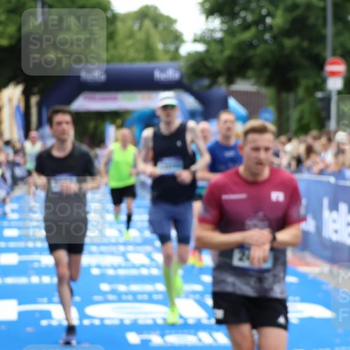 29.06.2025 - hella hamburg halbmarathon Zöllner http://msf.ph/oto/8179985 29.06.2025 10:30:41 Ziel 2460, 2851, 3845, 7231, 7481, 8318, 11413, 12049, 15253, 17322, 18235 meine-sportfotos.de