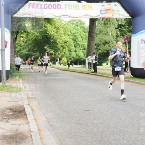 29.06.2025 - hella hamburg halbmarathon MichiJ http://msf.ph/oto/8180071 29.06.2025 10:17:09 Zwischen KM18-KM19 1065, 9079, 9097, 12341, 15136 meine-sportfotos.de