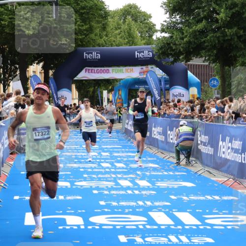 29.06.2025 - hella hamburg halbmarathon Zöllner http://msf.ph/oto/8180073 29.06.2025 10:30:45 Ziel 2851, 7055, 7481, 17322, 18235 meine-sportfotos.de