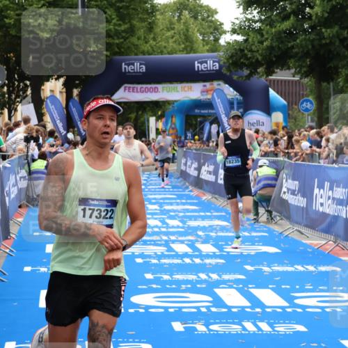 29.06.2025 - hella hamburg halbmarathon Zöllner http://msf.ph/oto/8180094 29.06.2025 10:30:46 Ziel 7055, 7481, 9508, 17322, 18235, 18871 meine-sportfotos.de