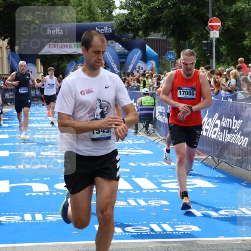 29.06.2025 - hella hamburg halbmarathon Zöllner http://msf.ph/oto/8180260 29.06.2025 10:39:51 Ziel 1975, 2525, 2573, 6149, 11714, 13190, 14204, 15435, 15744, 15813, 16580, 17005, 17792, 18013 meine-sportfotos.de