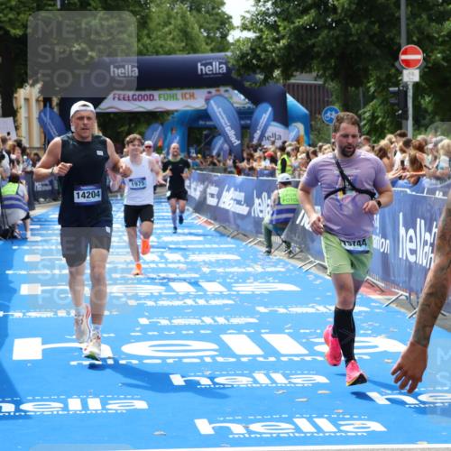 29.06.2025 - hella hamburg halbmarathon Zöllner http://msf.ph/oto/8180307 29.06.2025 10:39:53 Ziel 1603, 1975, 2525, 2563, 2573, 4766, 6149, 11714, 14204, 15744, 15813, 18013 meine-sportfotos.de