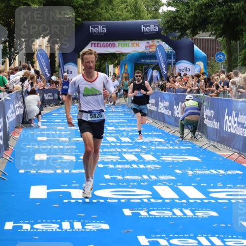 29.06.2025 - hella hamburg halbmarathon Zöllner http://msf.ph/oto/8180345 29.06.2025 10:31:11 Ziel 3201, 5826, 10929, 13754, 18177 meine-sportfotos.de