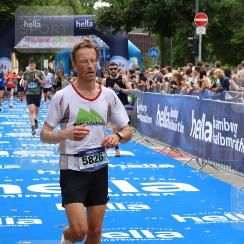 29.06.2025 - hella hamburg halbmarathon Zöllner http://msf.ph/oto/8180390 29.06.2025 10:31:12 Ziel 3201, 5826, 10017, 10929, 13754, 18177 meine-sportfotos.de