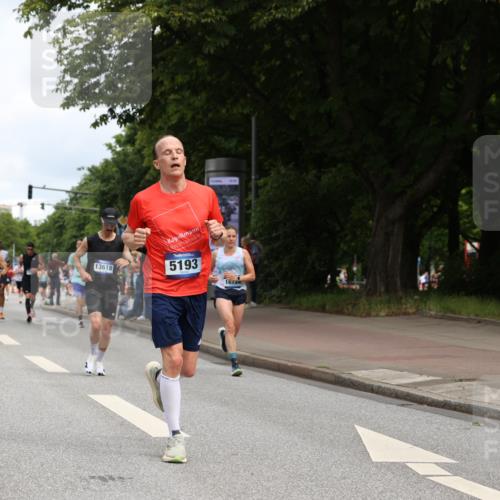 29.06.2025 - hella hamburg halbmarathon Yannick Fuchs http://msf.ph/oto/8180431 29.06.2025 10:28:38 20KM 1053, 1396, 1743, 2243, 2879, 4246, 5193, 6305, 8312, 9345, 10865, 11227, 12595, 13066, 13493, 13494, 13618, 13771, 14289, 14310, 14549, 14784, 15268, 15326, 15887, 16148, 16243, 16724, 16755, 17191, 17489, 18099, 18906 meine-sportfotos.de