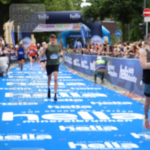 29.06.2025 - hella hamburg halbmarathon Zöllner http://msf.ph/oto/8180434 29.06.2025 10:31:14 Ziel 3201, 10017, 10298, 10929, 12232, 13754, 14450, 18177 meine-sportfotos.de