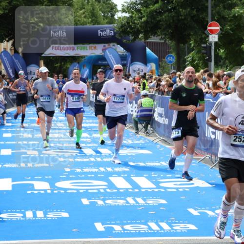 29.06.2025 - hella hamburg halbmarathon Zöllner http://msf.ph/oto/8180471 29.06.2025 10:39:57 Ziel 1603, 2525, 2563, 2573, 3626, 4766, 6149, 7981, 8467, 8574, 11714, 15421, 15813 meine-sportfotos.de