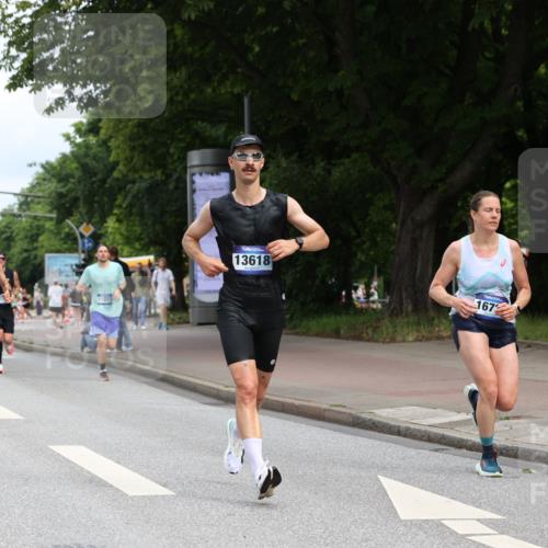 29.06.2025 - hella hamburg halbmarathon Yannick Fuchs http://msf.ph/oto/8180524 29.06.2025 10:28:40 20KM 1053, 1396, 1743, 2243, 2879, 4246, 5193, 6305, 8312, 9345, 9376, 10865, 11227, 12595, 13066, 13493, 13494, 13618, 13771, 14289, 14310, 14448, 14549, 14784, 15268, 15500, 15887, 16148, 16243, 16724, 17191, 17489, 17751, 18099, 18906 meine-sportfotos.de