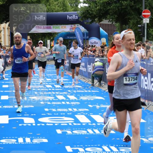 29.06.2025 - hella hamburg halbmarathon Zöllner http://msf.ph/oto/8180544 29.06.2025 10:31:19 Ziel 3201, 3955, 4812, 10017, 10298, 11857, 12232, 13754, 14450, 14548, 19042 meine-sportfotos.de