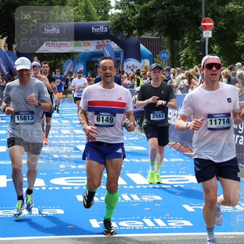 29.06.2025 - hella hamburg halbmarathon Zöllner http://msf.ph/oto/8180545 29.06.2025 10:39:59 Ziel 1603, 2563, 2573, 3626, 4766, 5375, 6149, 7981, 8467, 8574, 11714, 15421, 15813 meine-sportfotos.de