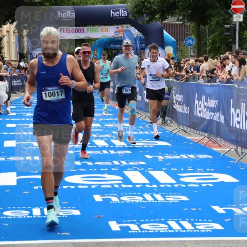 29.06.2025 - hella hamburg halbmarathon Zöllner http://msf.ph/oto/8180569 29.06.2025 10:31:20 Ziel 3955, 4812, 10017, 10298, 11857, 12232, 14450, 14548, 19042 meine-sportfotos.de