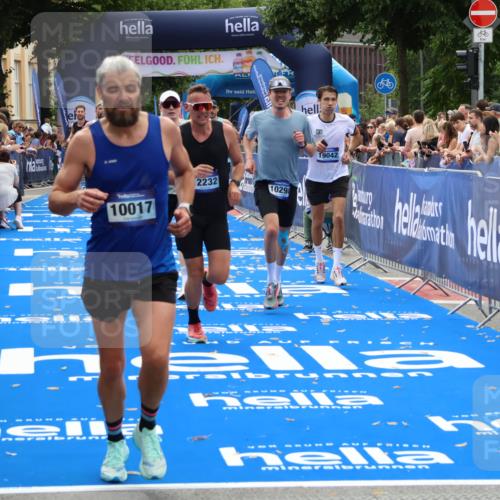 29.06.2025 - hella hamburg halbmarathon Zöllner http://msf.ph/oto/8180583 29.06.2025 10:31:20 Ziel 3955, 4812, 10017, 10298, 11857, 12232, 14450, 14548, 19042 meine-sportfotos.de