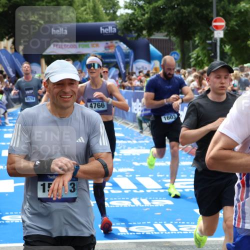 29.06.2025 - hella hamburg halbmarathon Zöllner http://msf.ph/oto/8180603 29.06.2025 10:40:01 Ziel 1603, 2563, 3626, 4766, 5050, 5375, 6080, 7981, 8467, 8574, 15421 meine-sportfotos.de